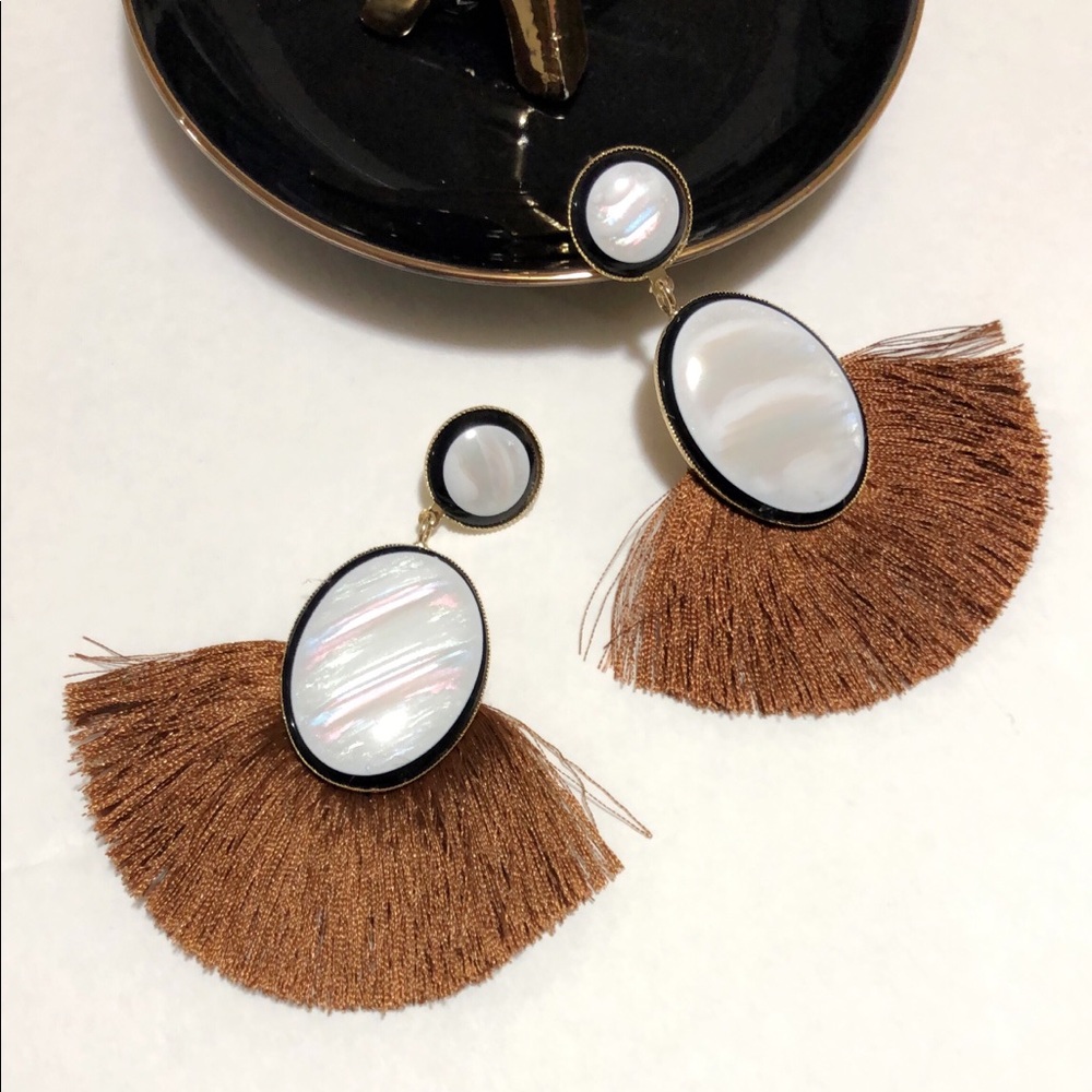 Gorgeous Tussle Dangle Fashion Earrings